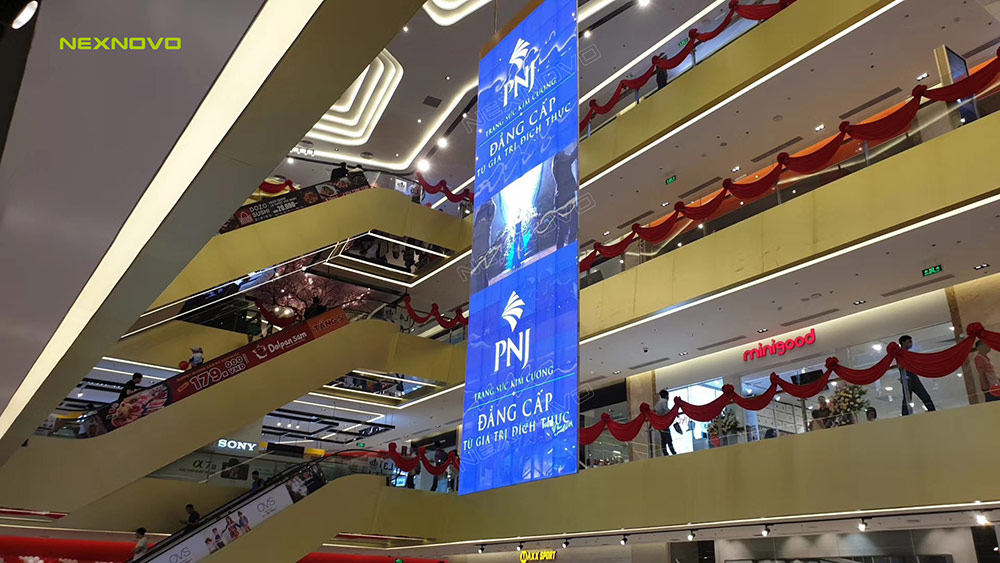越南 Vincom 購物中心透明LED顯示屏項(xiàng)目(圖2)